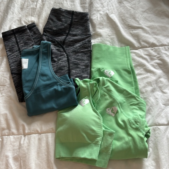 BUNDLE!! Workout cloths!! Women’s Best. Sports bra, leggings, long sleeve top - Picture 1 of 16